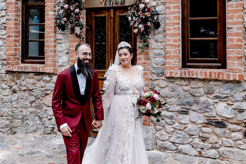 Ανοιξιάτικος ρομαντικός γάμος με μπορντώ λουλούδια στο Deer Valley | Ελένη & Γιώργος