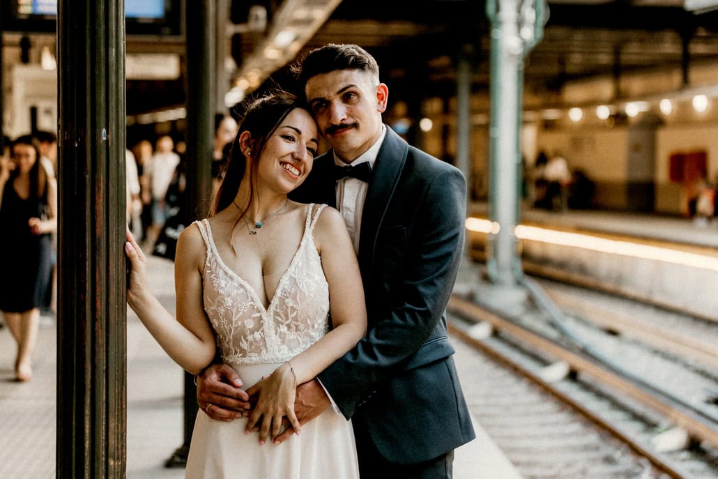 Ένας καλοκαιρινός γάμος με όμορφα λουλούδια και υπέροχη next day φωτογράφιση στην πόλη | Νατάσα & Μιχάλης