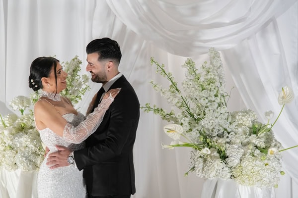 Fall Wedding In Tinos With White Floral Arrangements And Romantic Details