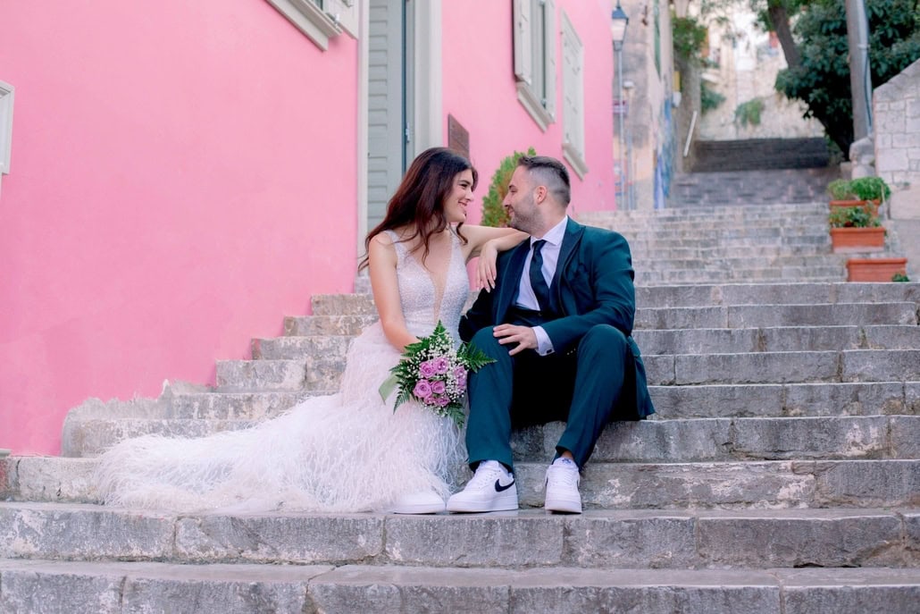 Ρομαντικός γάμος στο Deer Valley Venue με λευκά και ροζ άνθη | Κωνσταντίνα & Κωνσταντίνος