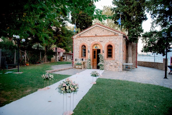 Romantic Wedding Deer Valley Venue White Pink Flowers