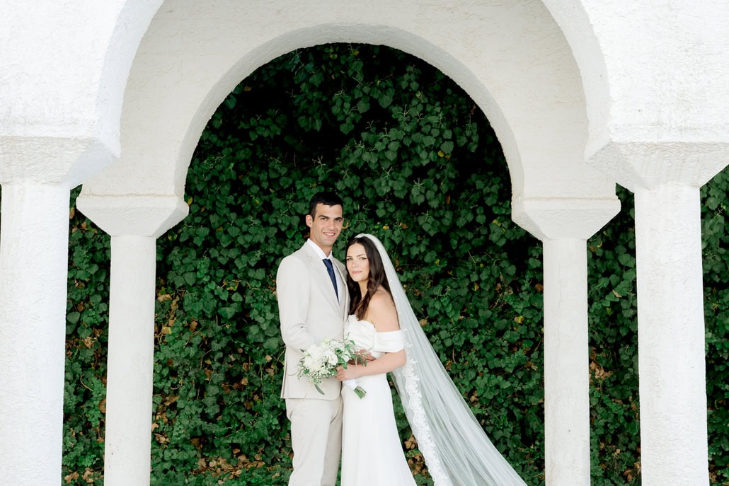 Ένας καλοκαιρινός γάμος με ρομαντική beach αισθητική στην Πύλο | Phillipa & Γιώργος