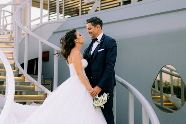 Υπέροχος γάμος στο Ploes με chic λεπτομέρειες και θέα τη μαρίνα | Μαίρη & Μανώλης