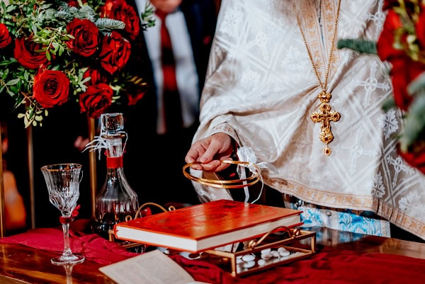 Wedding Red Roses Festive Chic Details