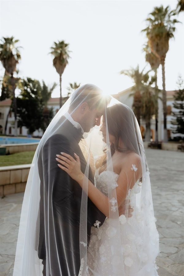 Beautiful Wedding At Heritage Venue With Romantic Summer Style