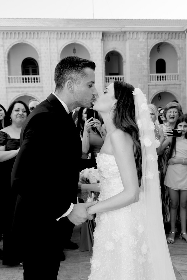 Beautiful Wedding At Heritage Venue With Romantic Summer Style