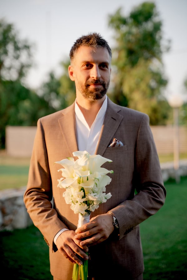 Chic Civil Wedding At Galazia Akti With White Flowers