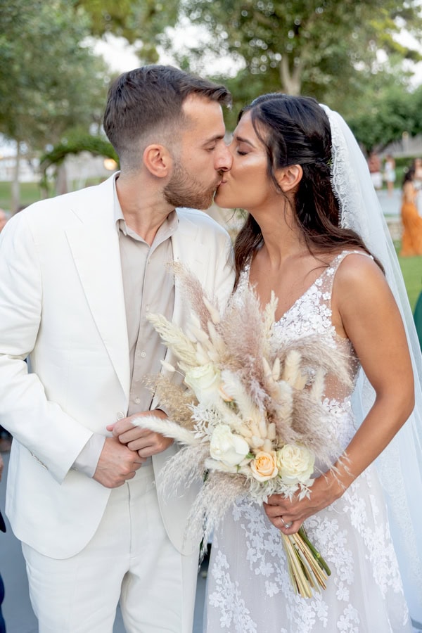 Chic Summer Wedding Galazia Akti White Florals