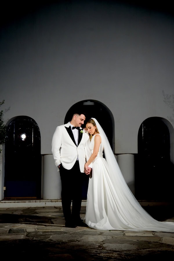 Chic Wedding Golf Prive All White Florals