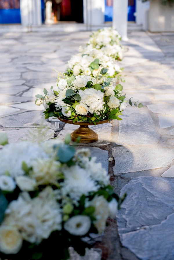 Chic Wedding Golf Prive All White Florals