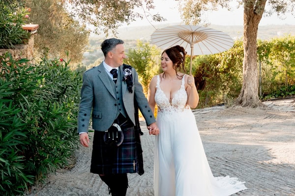 Ρομαντικός φθινοπωρινός γάμος προορισμού στην Κρήτη με ρουστίκ λεπτομέρειες» | Charlotte & Tom