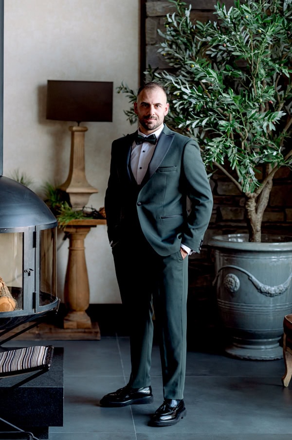 Romantic Winter Wedding White Red Flowers