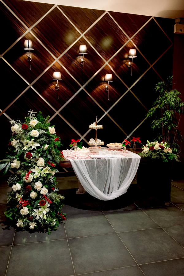 Romantic Winter Wedding White Red Flowers