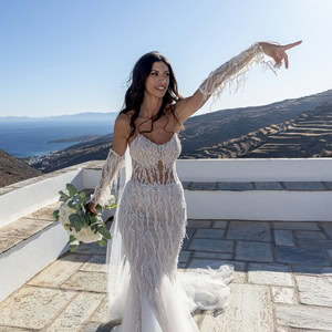 Καλοκαιρινός γάμος στην Τήνο με rustic chic λεπτομέρειες | Σοφία & Γρηγόρης