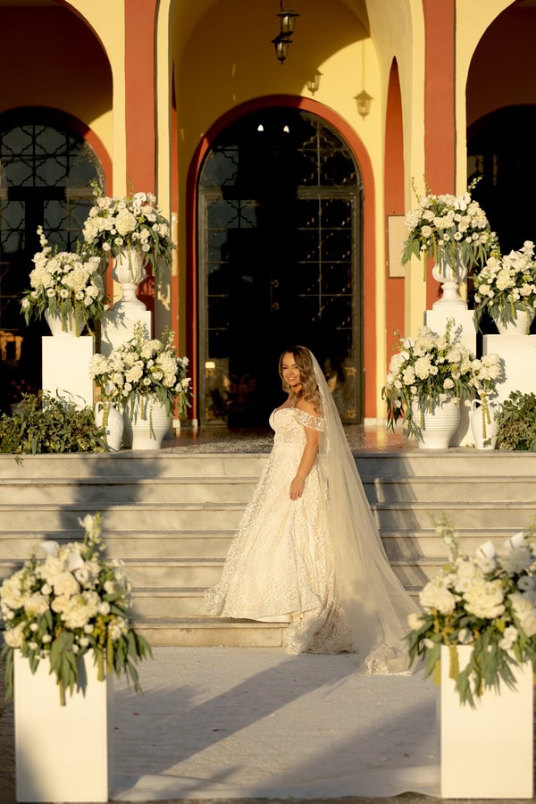 Summer Wedding With White Flowers And Romantic Style