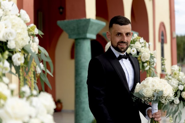 Summer Wedding With White Flowers And Romantic Style