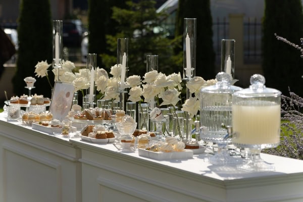 Summer Wedding With White Flowers And Romantic Style