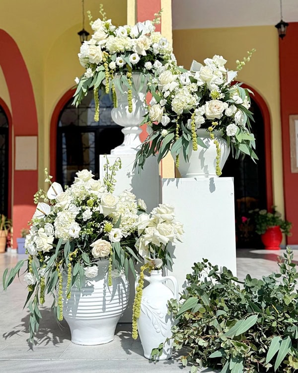 Summer Wedding With White Flowers And Romantic Style