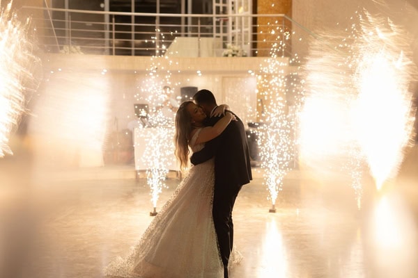 Summer Wedding With White Flowers And Romantic Style