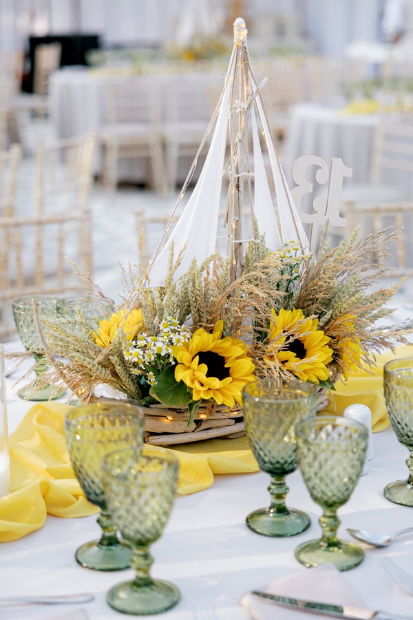 Rustic Wedding Decoration Ideas With Sunflowers