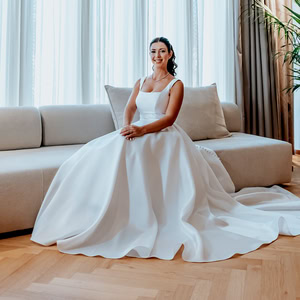 Ένας ξεχωριστός elegant γάμος στο Κτήμα Ορίζοντες με ολόλευκα λουλούδια | Δήμητρα & Λουκάς