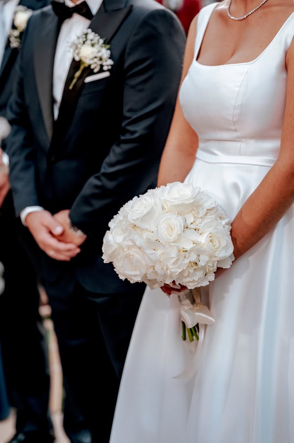 Special Elegant Wedding Ktima Orizontes All White Florals