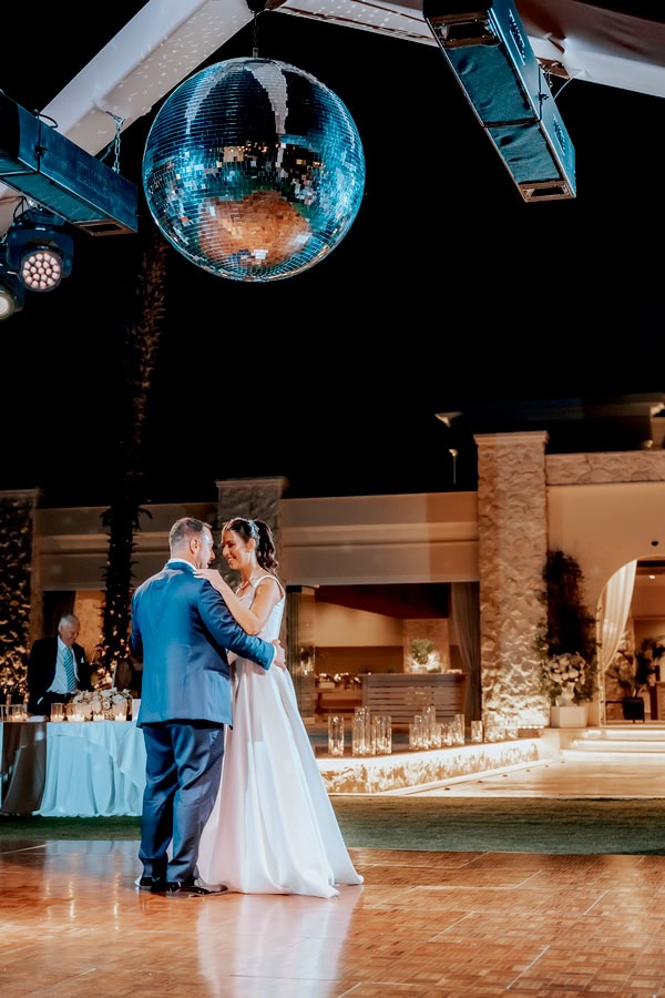 Special Elegant Wedding Ktima Orizontes All White Florals