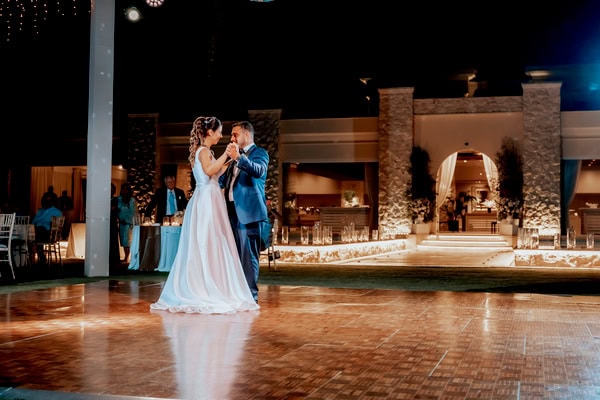 Special Elegant Wedding Ktima Orizontes All White Florals