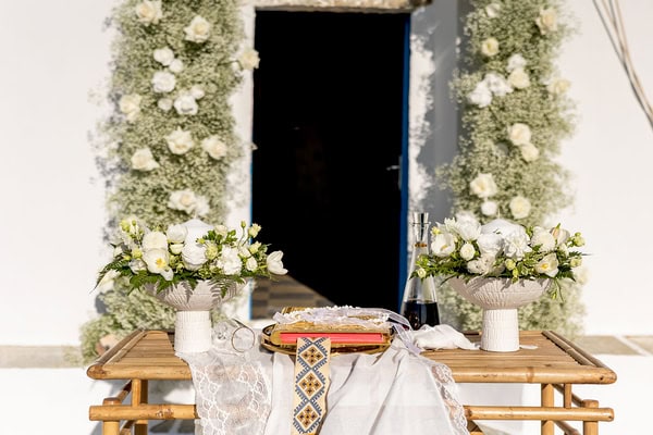 Chic Wedding Decoration With White Florals Cycladic Flair