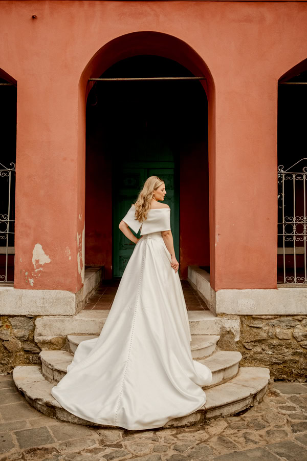 Lovely Spring Wedding Drama Full Of Romance