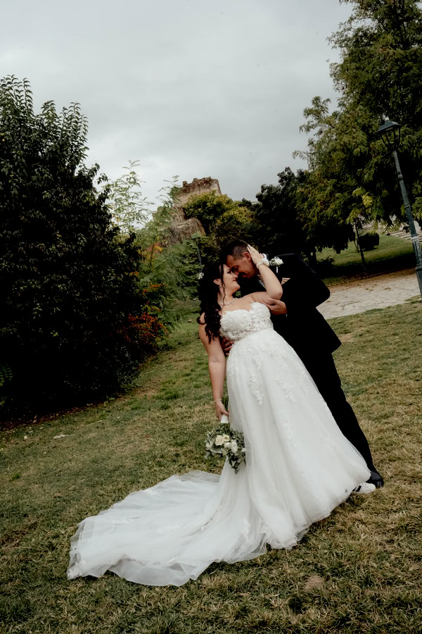 Romantic Autumn Wedding Lefkada Rustic Details White Florals