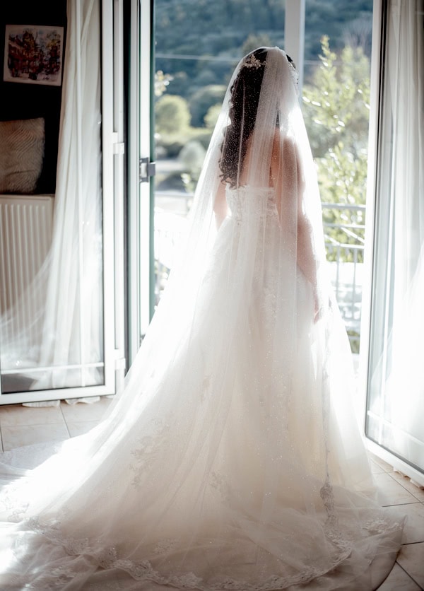 Romantic Autumn Wedding Lefkada Rustic Details White Florals