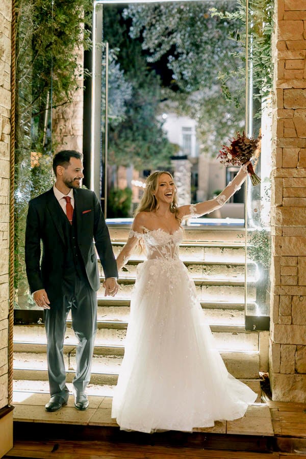 Romantic Fall Wedding White Red Flowers