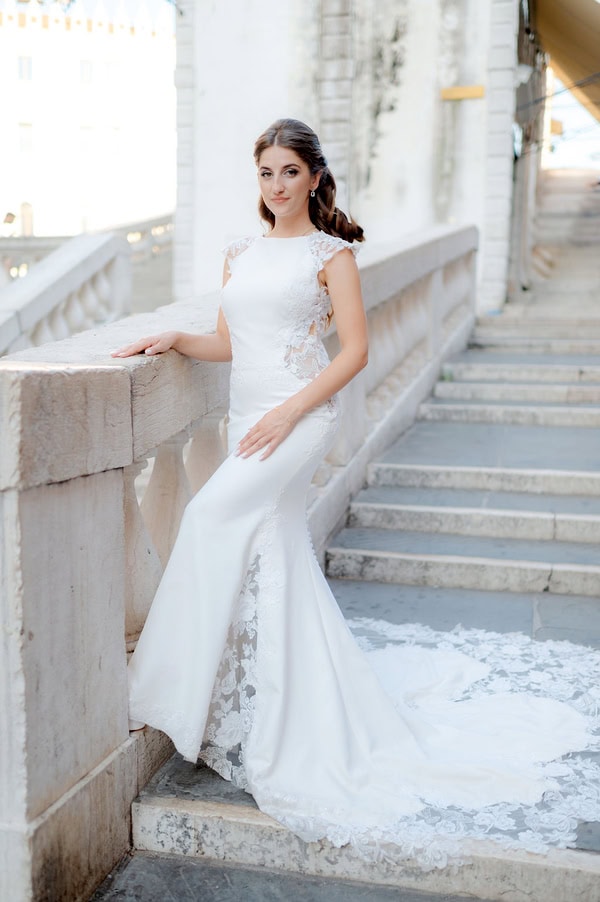 Romantic Spring Wedding And Venice Next Day