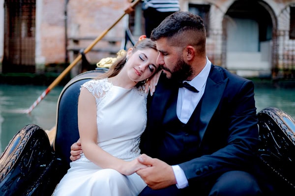 Romantic Spring Wedding And Venice Next Day