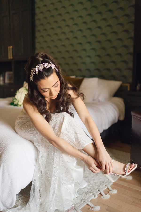 White Flowers And Romantic Chicago Wedding