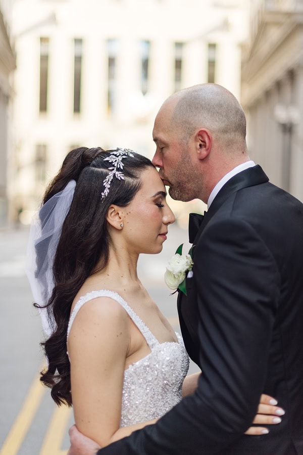 White Flowers And Romantic Chicago Wedding