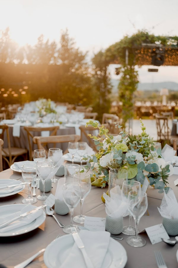 White Wedding Decoration Floral Centerpieces Inspiration