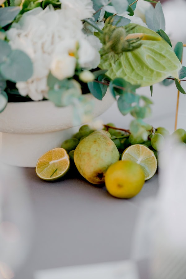 White Wedding Decoration Floral Centerpieces Inspiration