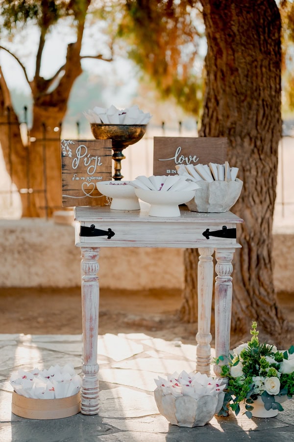 White Wedding Decoration Floral Centerpieces Inspiration