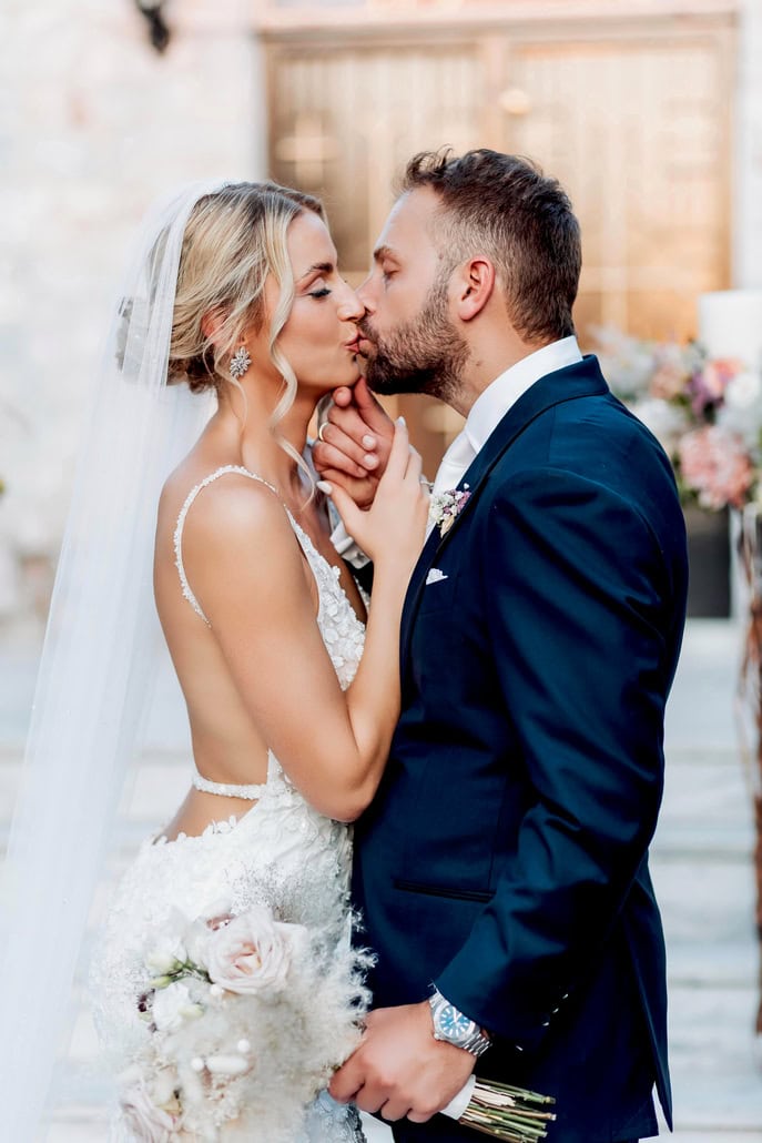 Boho chic καλοκαιρινός γάμος στην Αθήνα με ρομαντικές αποχρώσεις | Λαμπρινή & Αποστόλης