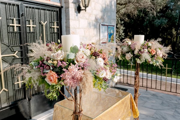Boho Chic Summer Wedding In Athens With Romantic Tones