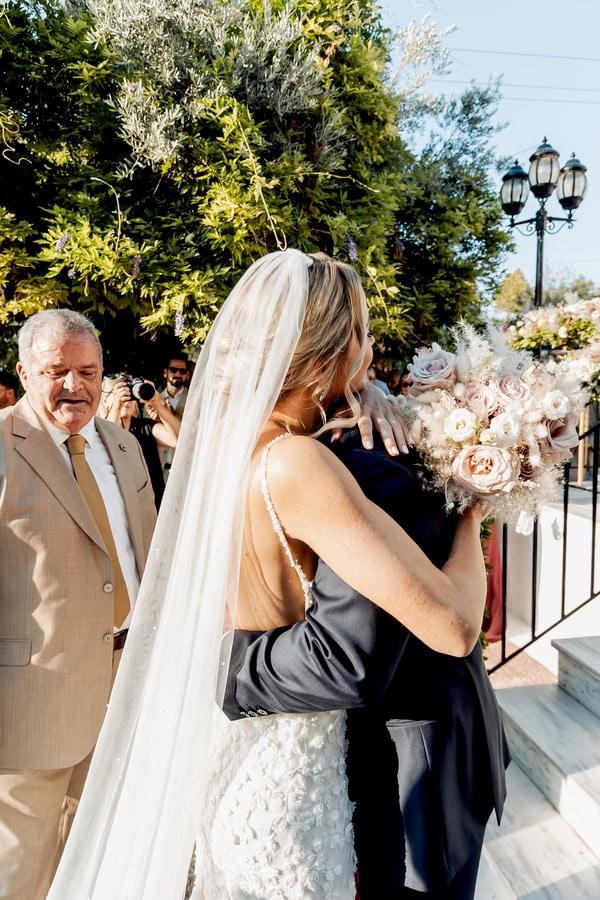 Boho Chic Summer Wedding In Athens With Romantic Tones
