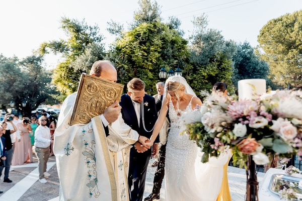Boho Chic Summer Wedding In Athens With Romantic Tones