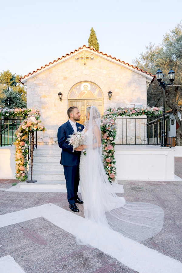 Boho Chic Summer Wedding In Athens With Romantic Tones