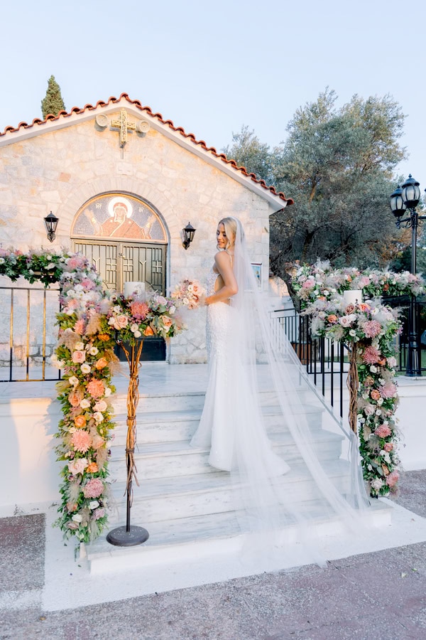 Boho Chic Summer Wedding In Athens With Romantic Tones