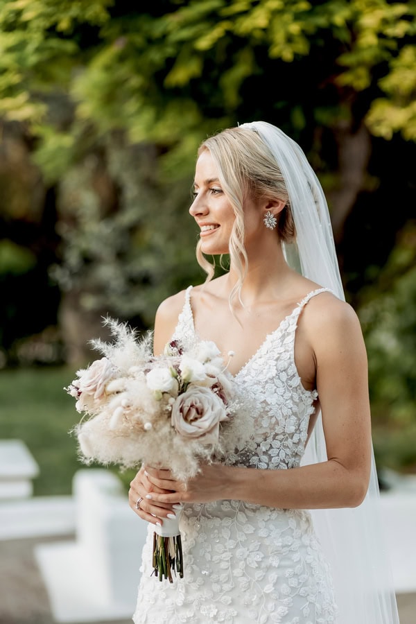 Boho Chic Summer Wedding In Athens With Romantic Tones