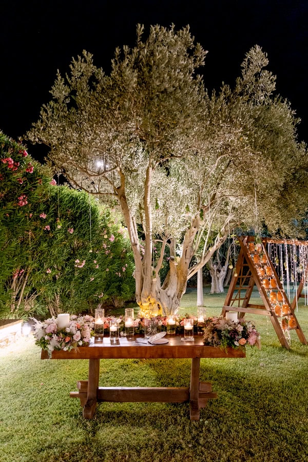 Boho Chic Summer Wedding In Athens With Romantic Tones