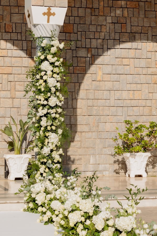 Chic Summer Wedding Sparti All White Floral Designs