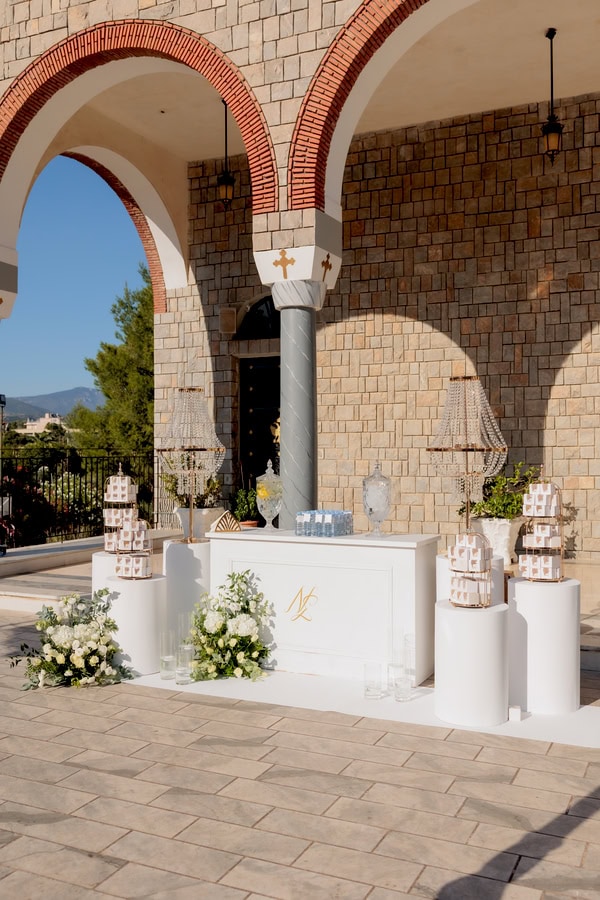 Chic Summer Wedding Sparti All White Floral Designs